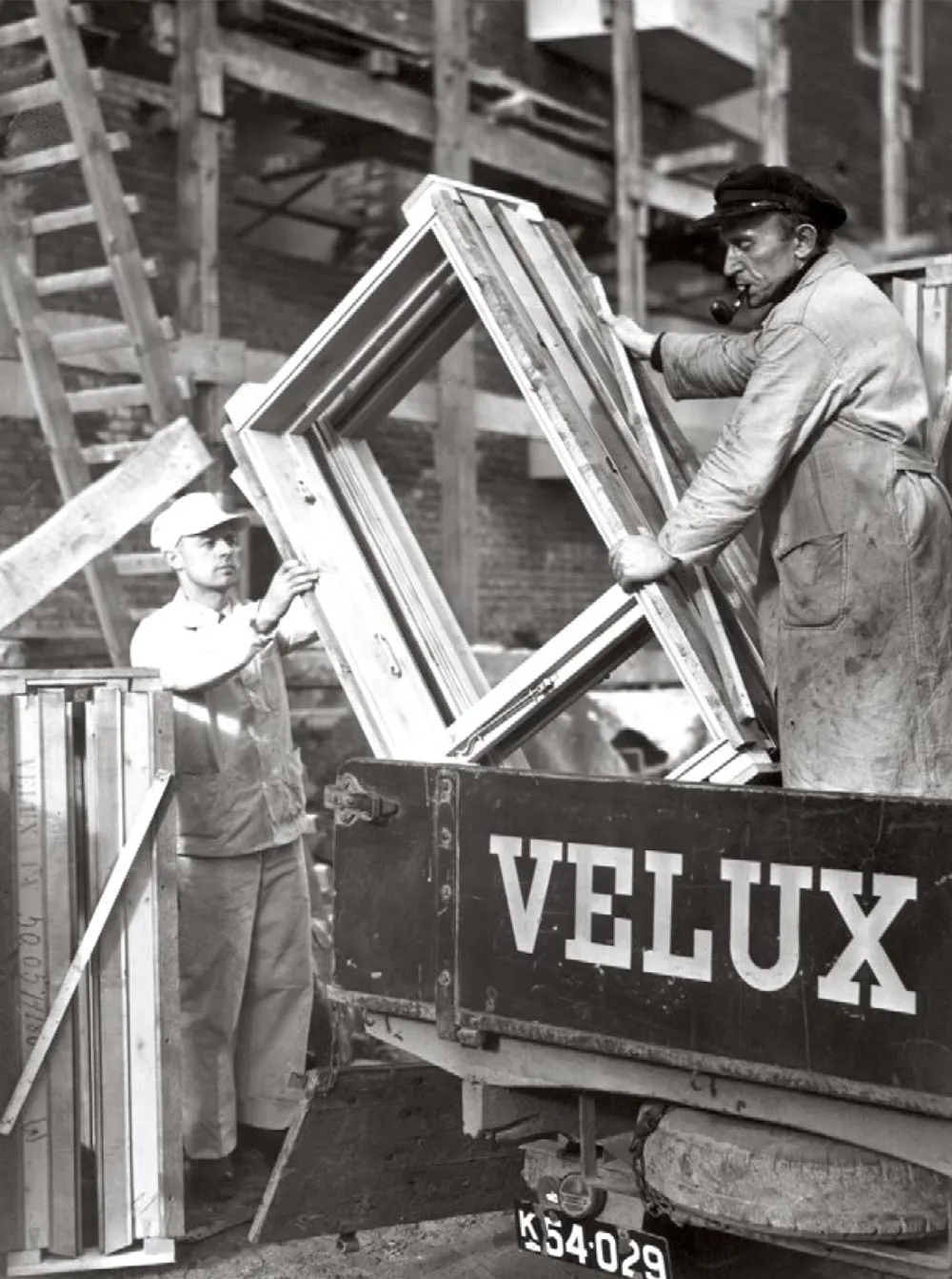 The history of the first roof window for flat roofs